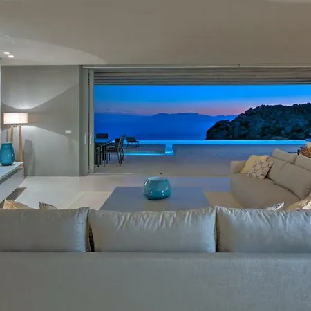 Mylo 5 Bedrooms * Ios