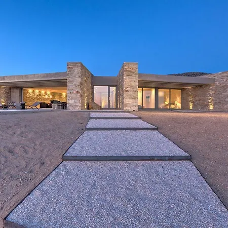 Mylo 5 Bedrooms Willa *