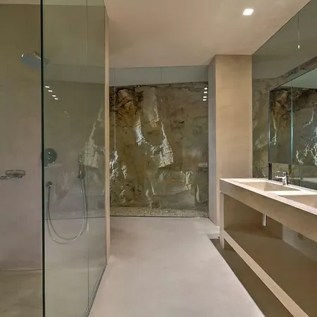 Mylo 5 Bedrooms Ios