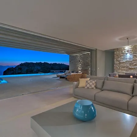 Mylo 5 Bedrooms Willa